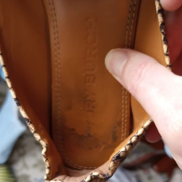 Tory Burch Cream and Brown Flats with Tassel Detail - Picture 3 of 16